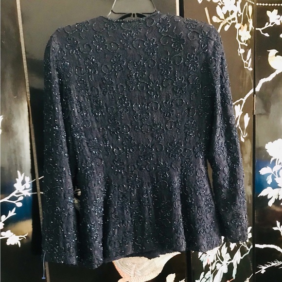 🐋Dark navy blue laced beaded jacket. Button beaded with snap front closure. - Picture 5 of 5